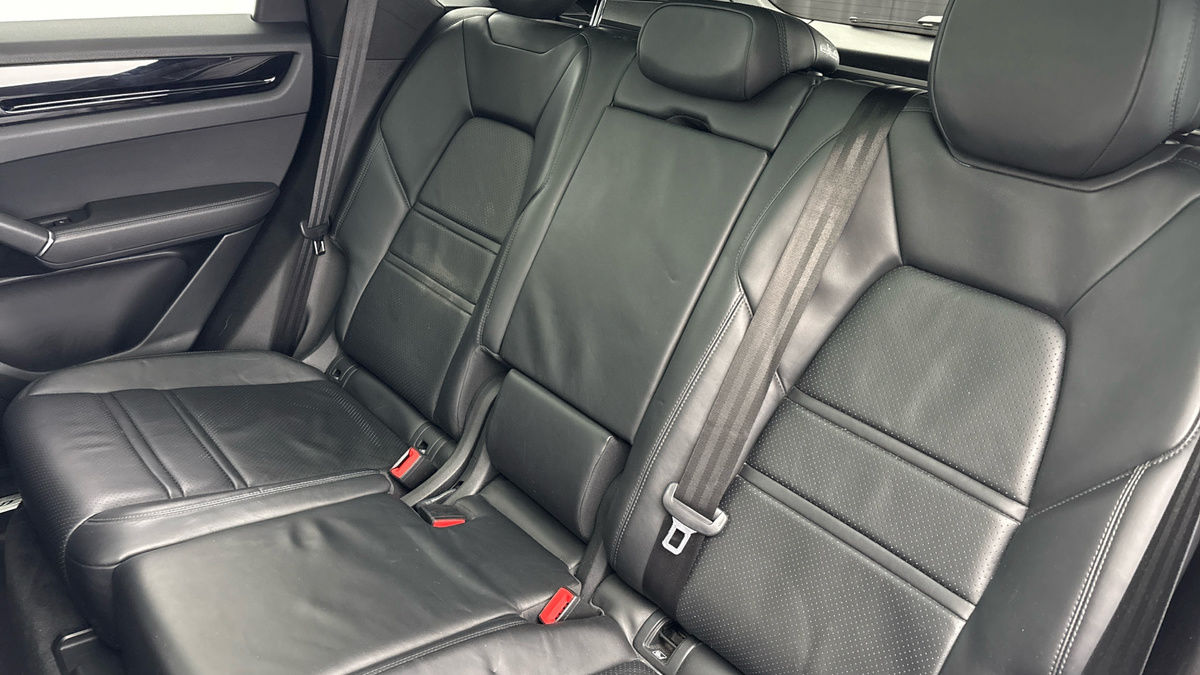 Used Porsche Cayenne 2018 for sale - 77014699: Photo 8