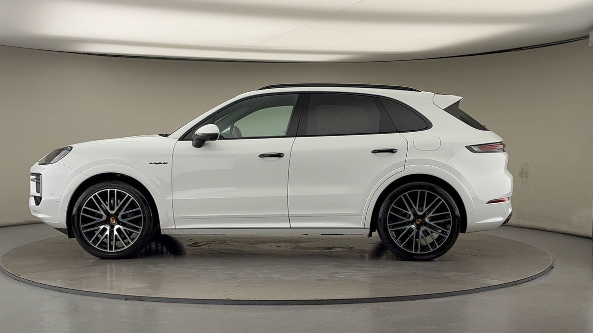 Used Porsche Cayenne 2025 for sale - 76583104: Photo 15