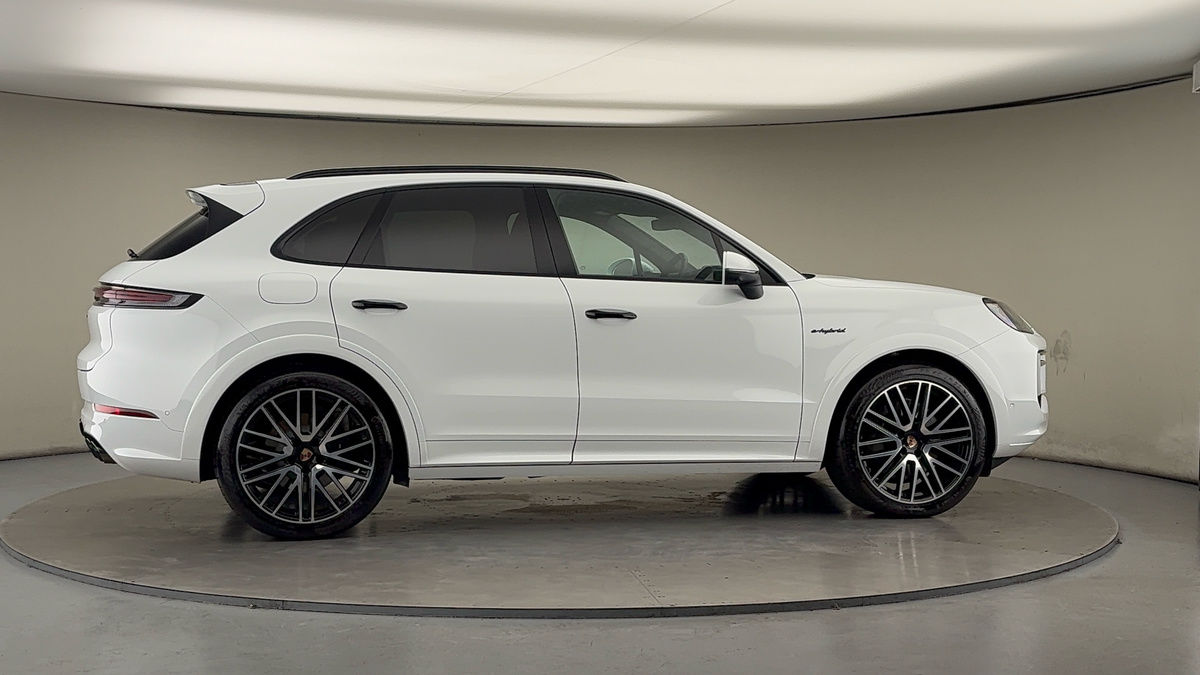 Used Porsche Cayenne 2025 for sale - 76583104: Photo 42