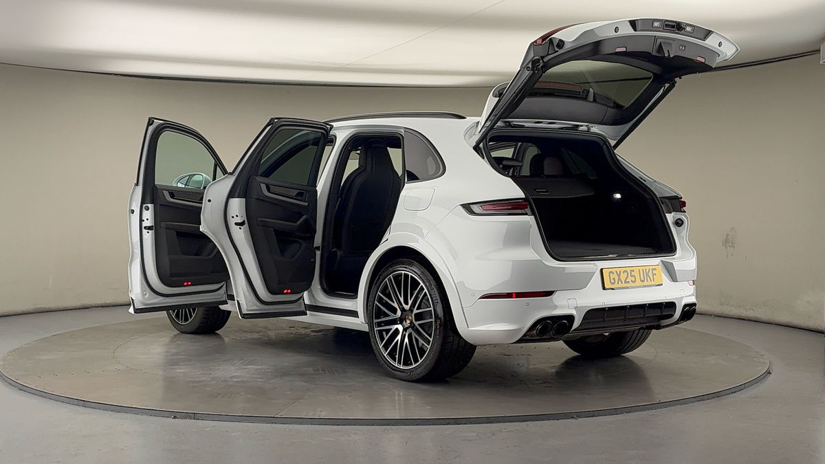 Used Porsche Cayenne 2025 for sale - 76583104: Photo 48