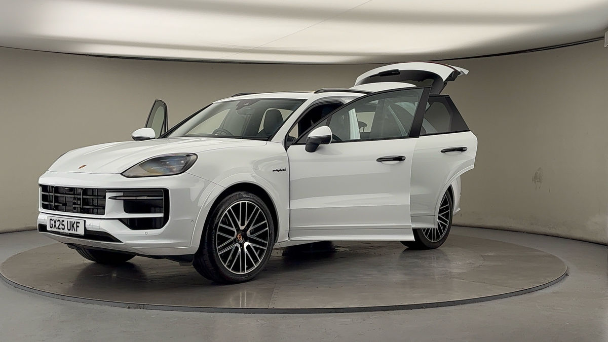 Used Porsche Cayenne 2025 for sale - 76583104: Photo 54