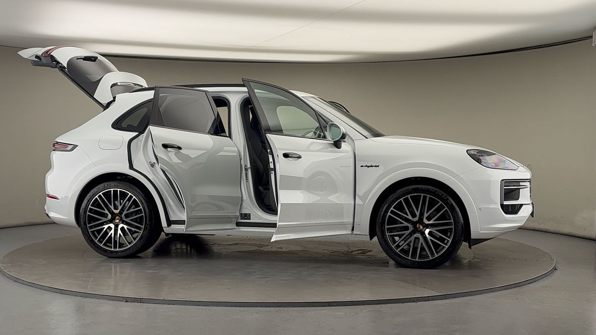 Used Porsche Cayenne 2025 for sale - 76583104: Photo 60