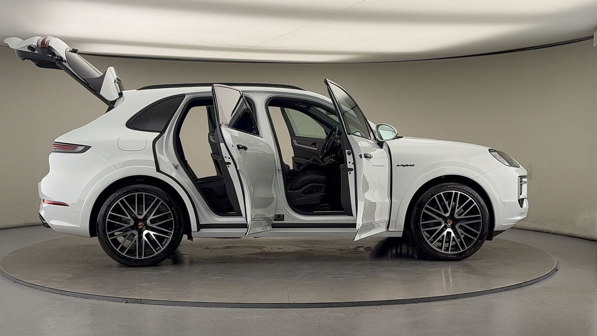 Used Porsche Cayenne 2025 for sale - 76583104: Photo 61