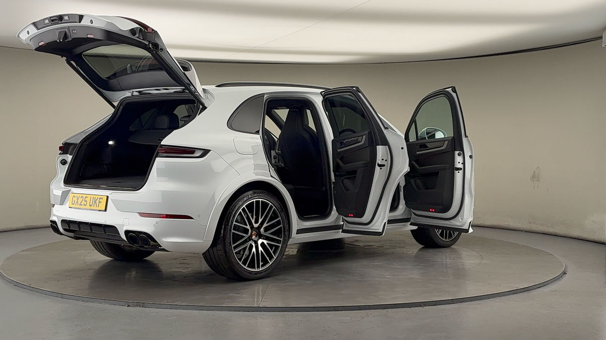 Used Porsche Cayenne 2025 for sale - 76583104: Photo 63