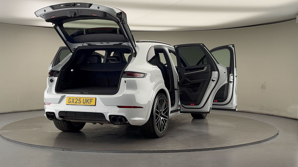 Used Porsche Cayenne 2025 for sale - 76583104: Photo 64