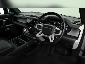 Used Land Rover Defender 130 2023 for sale - 74450078: Photo