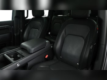 Used Land Rover Defender 130 2023 for sale - 74450078: Photo