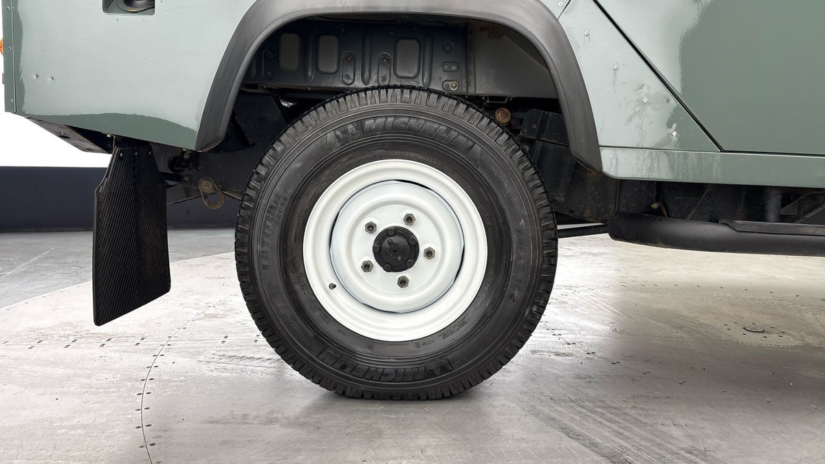 Used Land Rover Defender 110 2015 for sale - 77584256: Photo 10