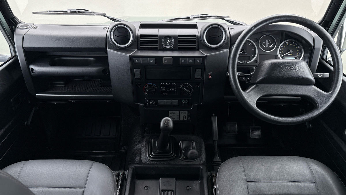 Used Land Rover Defender 110 2015 for sale - 77584256: Photo 12