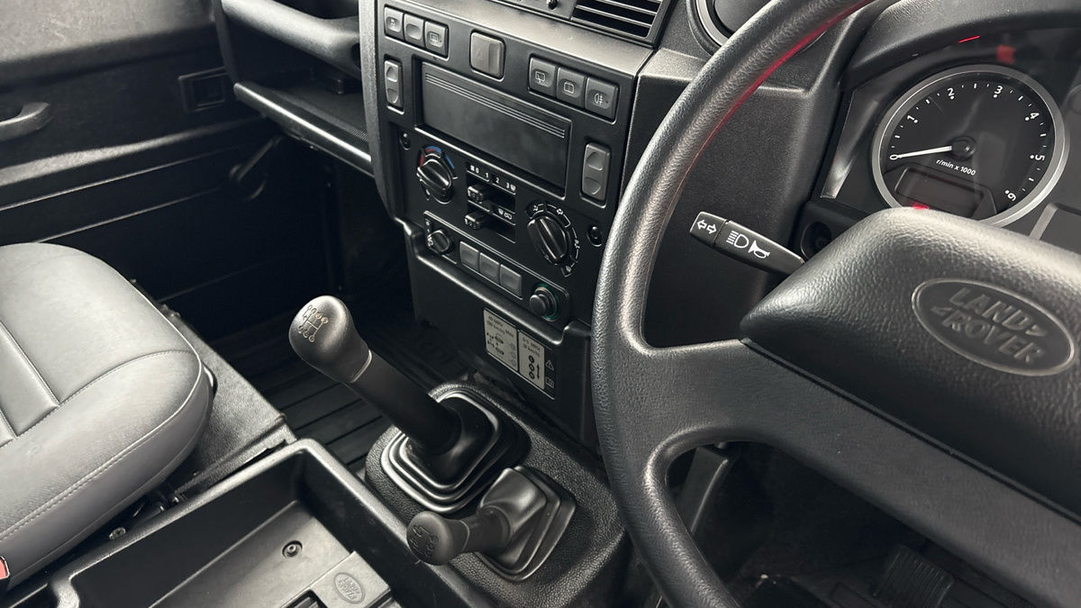 Used Land Rover Defender 110 2015 for sale - 77584256: Photo 18