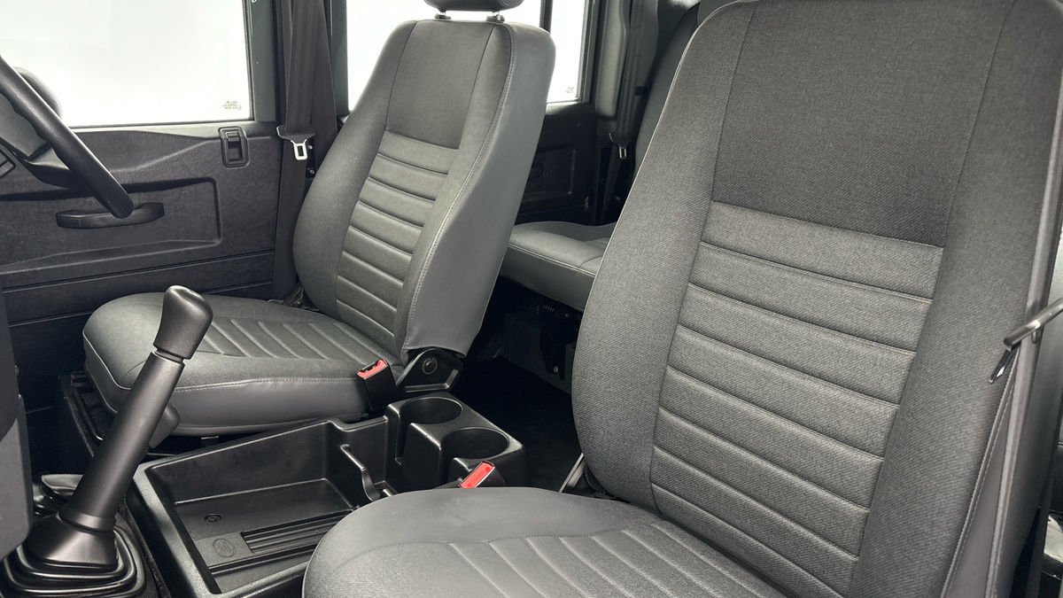 Used Land Rover Defender 110 2015 for sale - 77584256: Photo 7