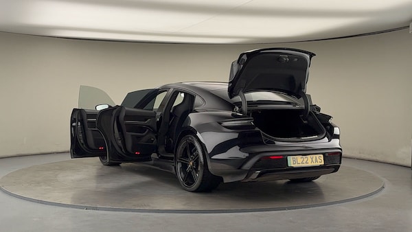 Used Porsche Taycan 2022 for sale - 76334558: Photo 29