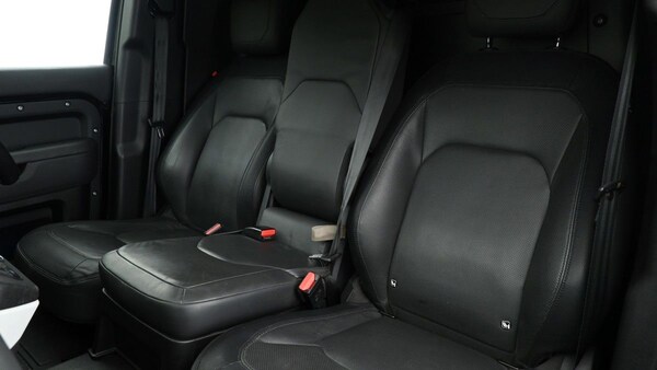 Used Land Rover Defender 110 2023 for sale - 74765997: Photo 3