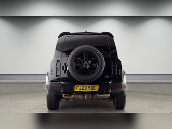 Used Land Rover Defender 110 2023 for sale - 78345362: Photo