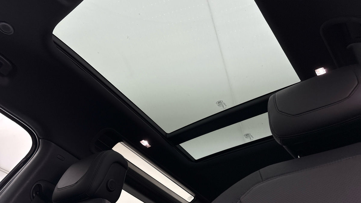 Used Land Rover Defender 2023 for sale - 76455048: Photo 12