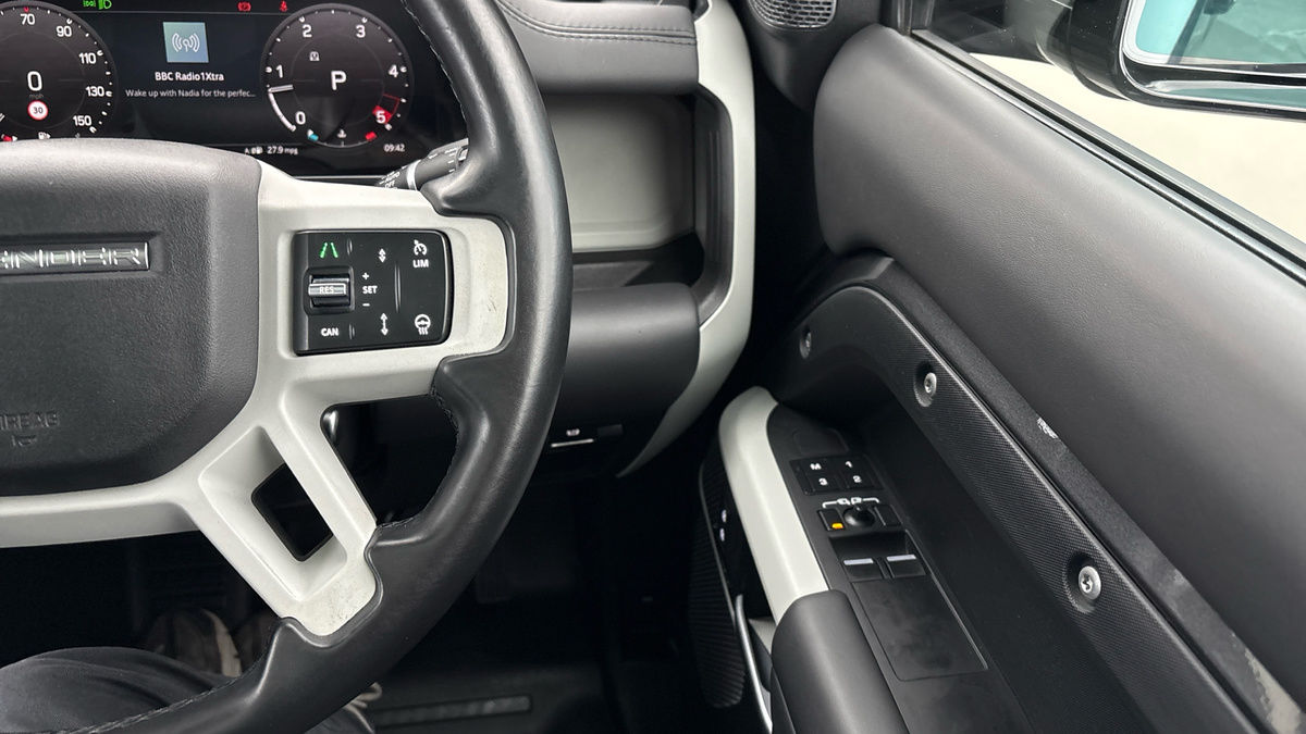 Used Land Rover Defender 2023 for sale - 76455048: Photo 20