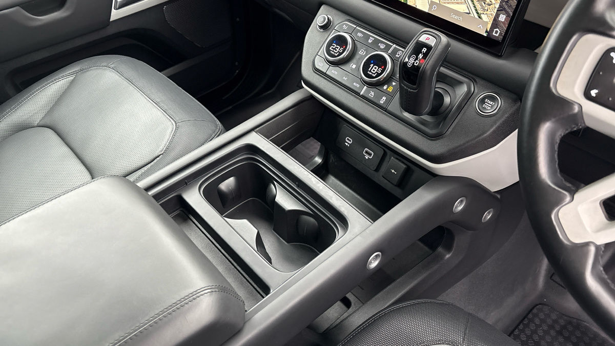 Used Land Rover Defender 2023 for sale - 76455048: Photo 24