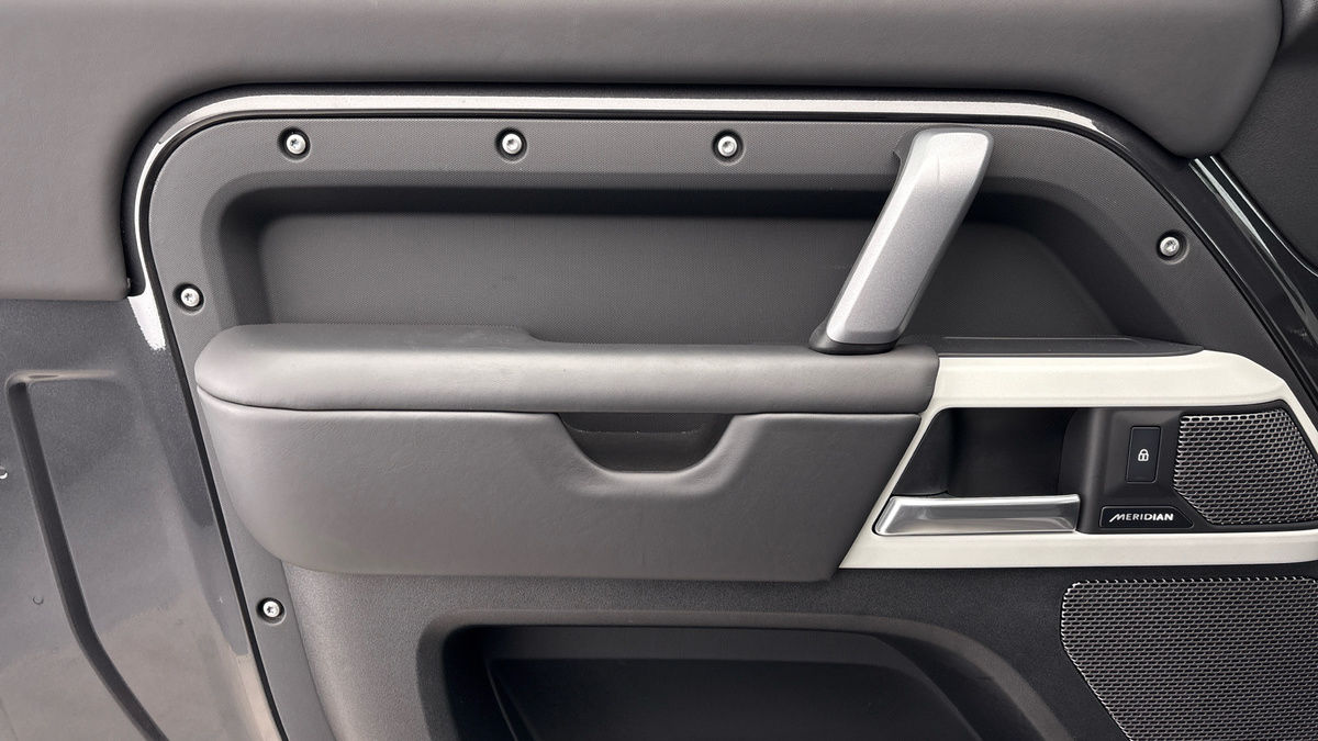 Used Land Rover Defender 2023 for sale - 76455048: Photo 25