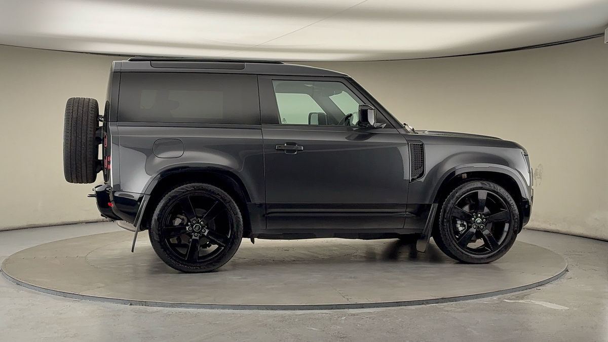 Used Land Rover Defender 2023 for sale - 76455048: Photo 44