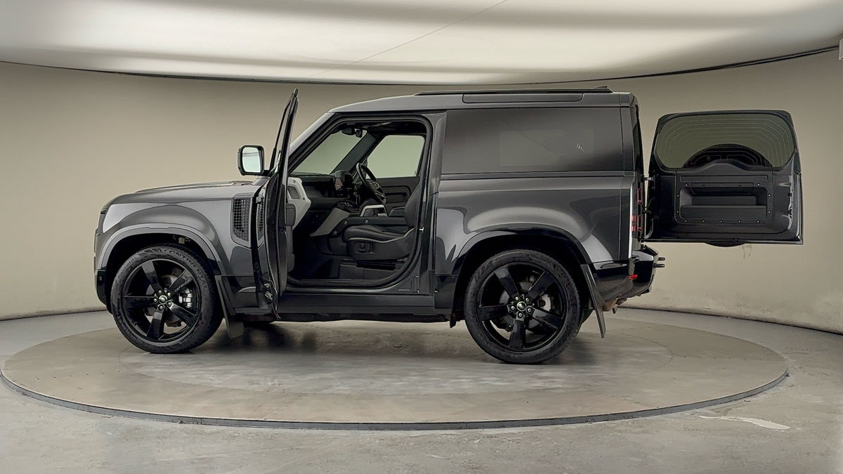 Used Land Rover Defender 2023 for sale - 76455048: Photo 53