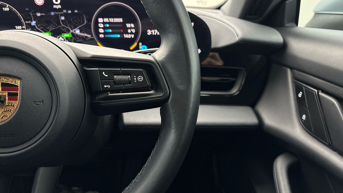 Used Porsche Taycan 2022 for sale - 76821419: Photo 14