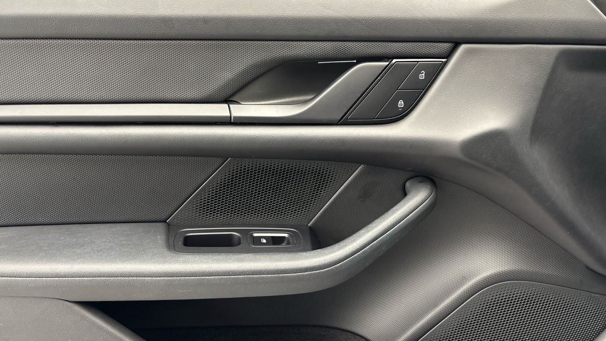 Used Porsche Taycan 2022 for sale - 76821419: Photo 19