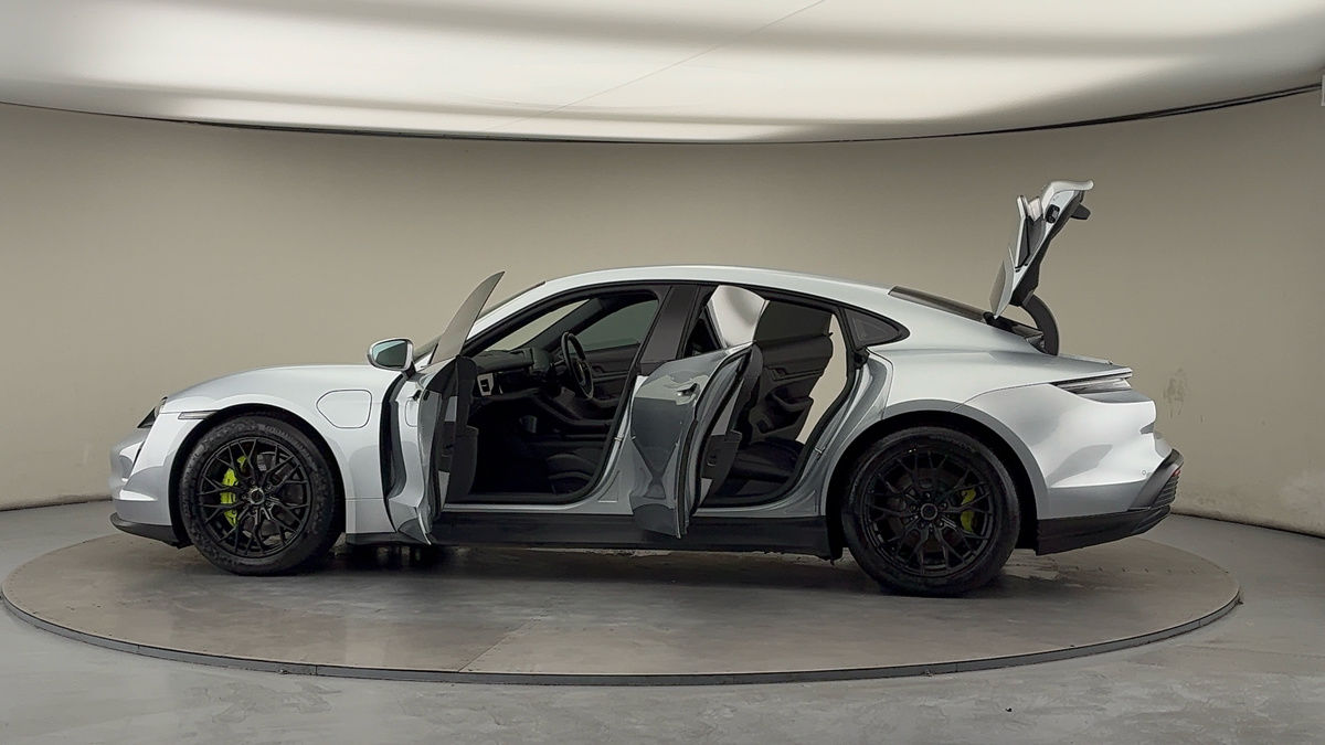 Used Porsche Taycan 2022 for sale - 76821419: Photo 46