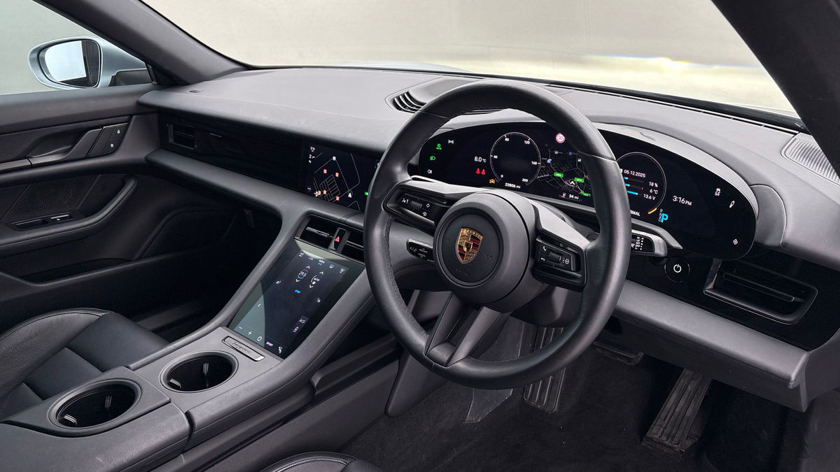 Used Porsche Taycan 2022 for sale - 76821419: Photo 5