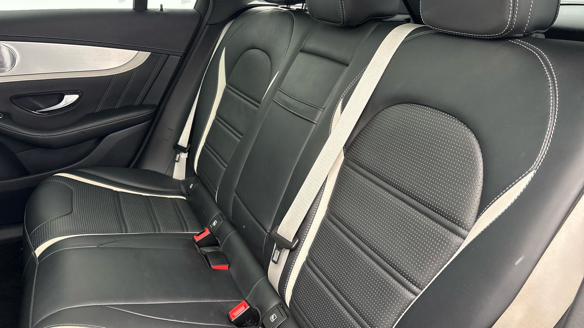 Used Mercedes-Benz GLC 2020 for sale - 76570851: Photo 8