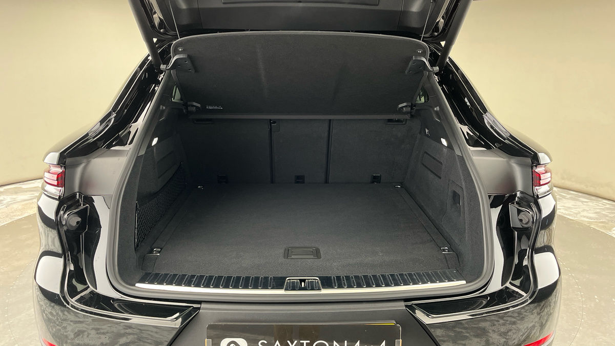 Used Porsche Cayenne 2024 for sale - 75704583: Photo 11