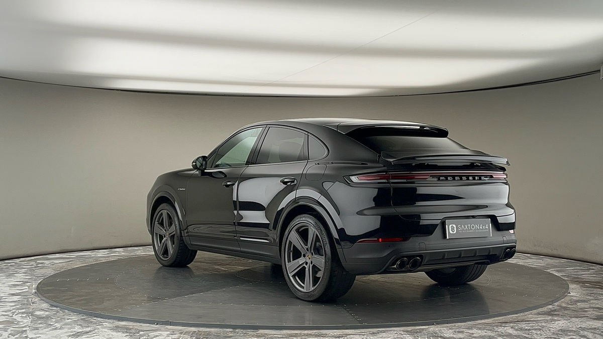 Used Porsche Cayenne 2024 for sale - 75704583: Photo 2