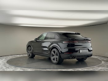 Used Porsche Cayenne 2024 for sale - 75704583: Photo
