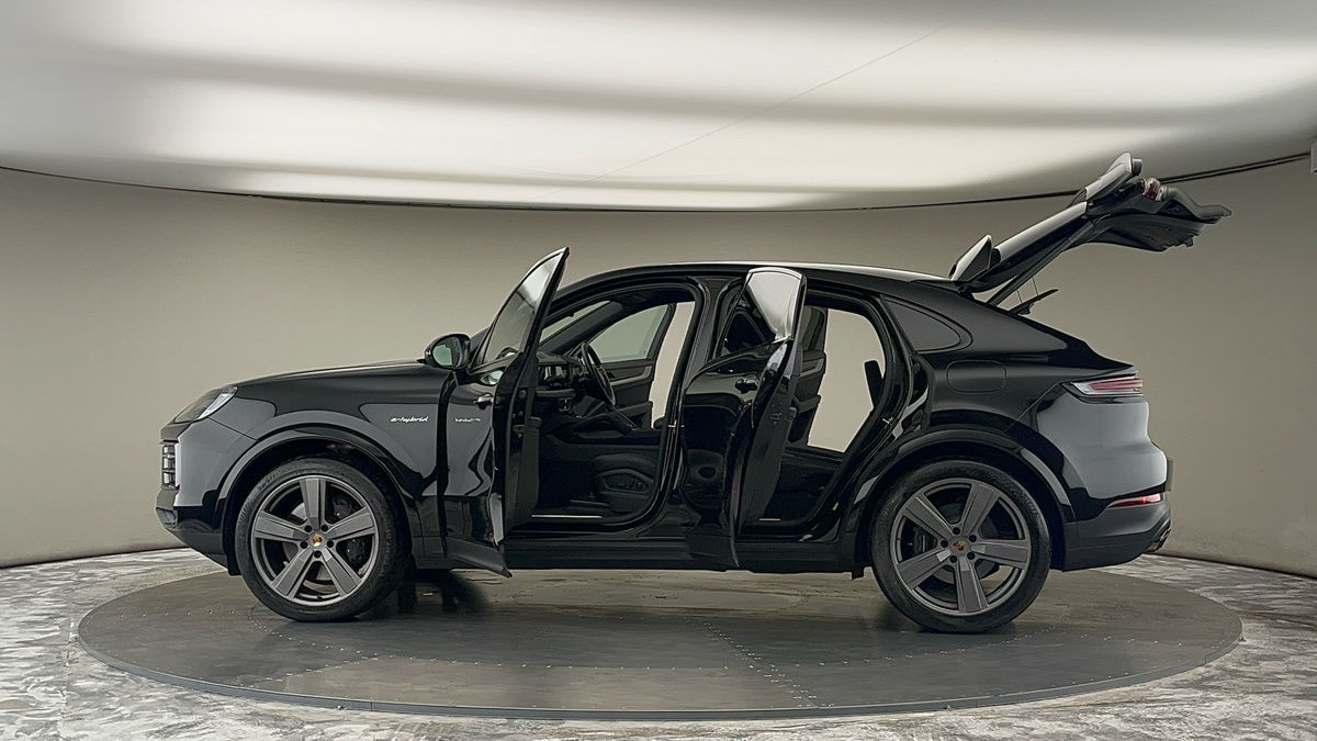 Used Porsche Cayenne 2024 for sale - 75704583: Photo 45