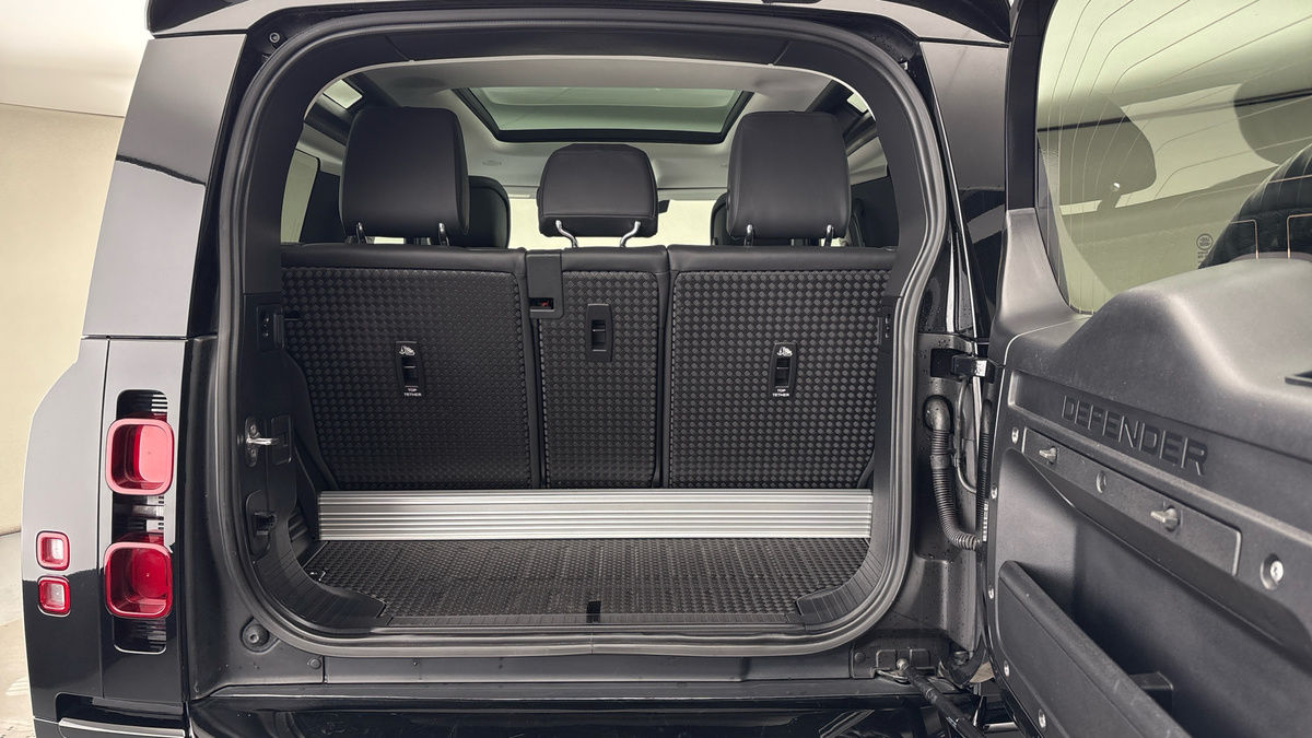 Used Land Rover Defender 90 2022 for sale - 76924153: Photo 11