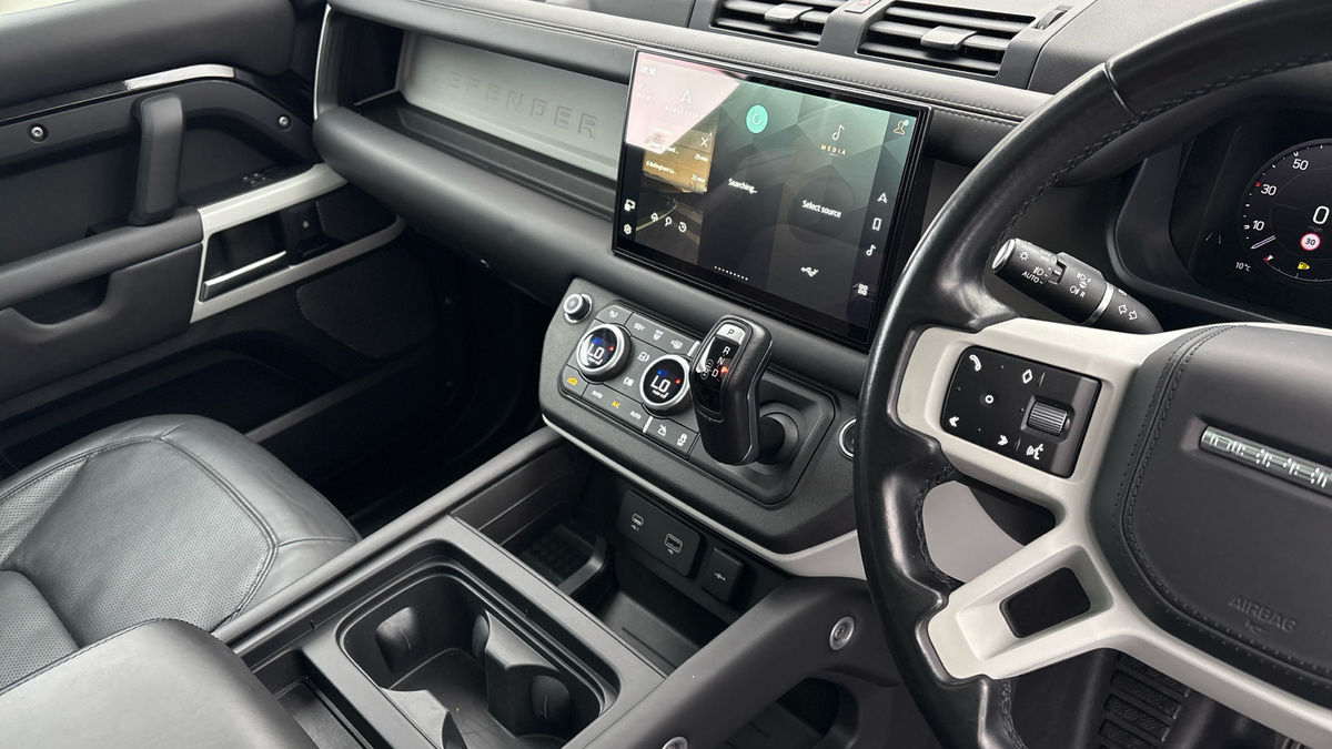 Used Land Rover Defender 90 2022 for sale - 76924153: Photo 18