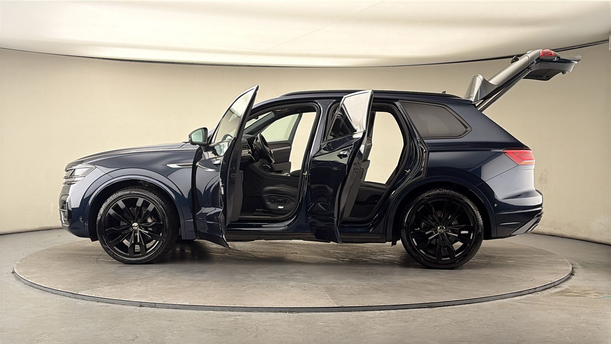 Used Volkswagen Touareg 2023 for sale - 78182397: Photo 50