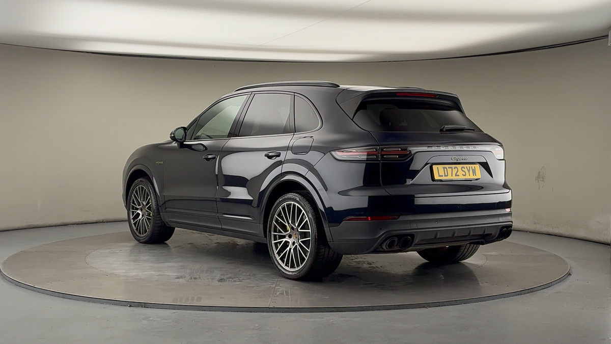 Used Porsche Cayenne 2022 for sale - 76536416: Photo 2