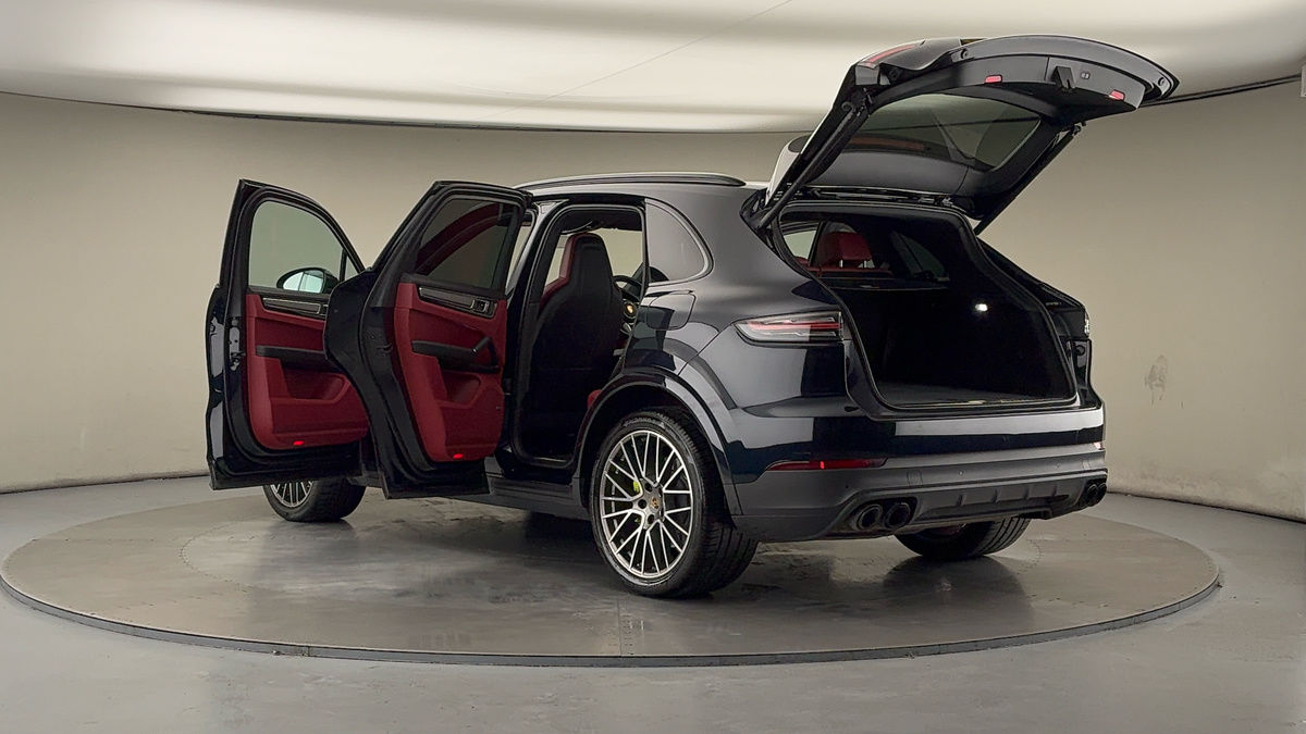 Used Porsche Cayenne 2022 for sale - 76536416: Photo 46