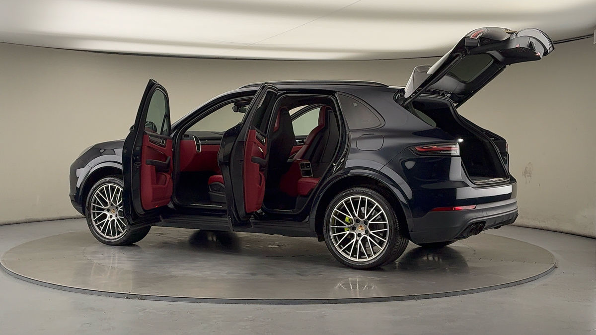 Used Porsche Cayenne 2022 for sale - 76536416: Photo 48