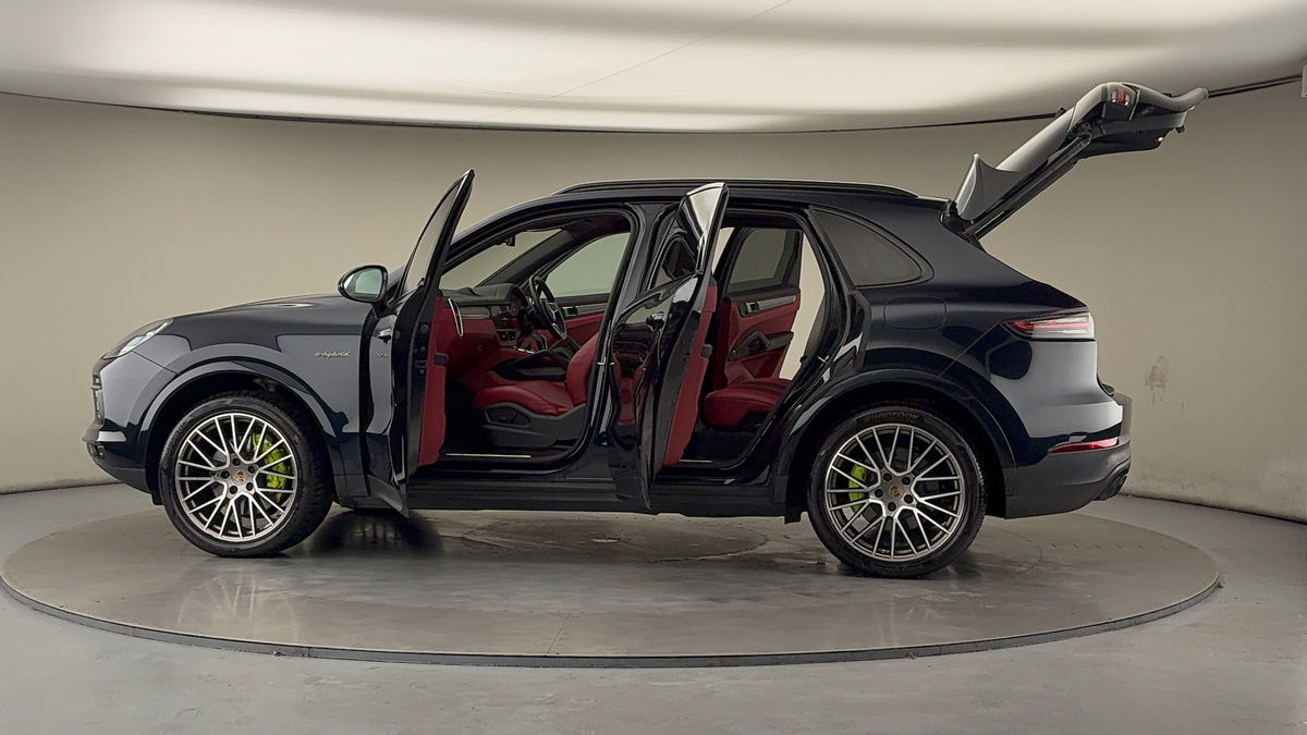 Used Porsche Cayenne 2022 for sale - 76536416: Photo 49