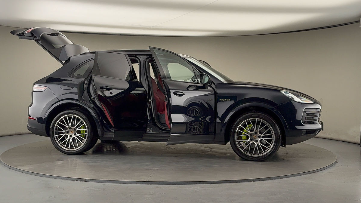 Used Porsche Cayenne 2022 for sale - 76536416: Photo 58