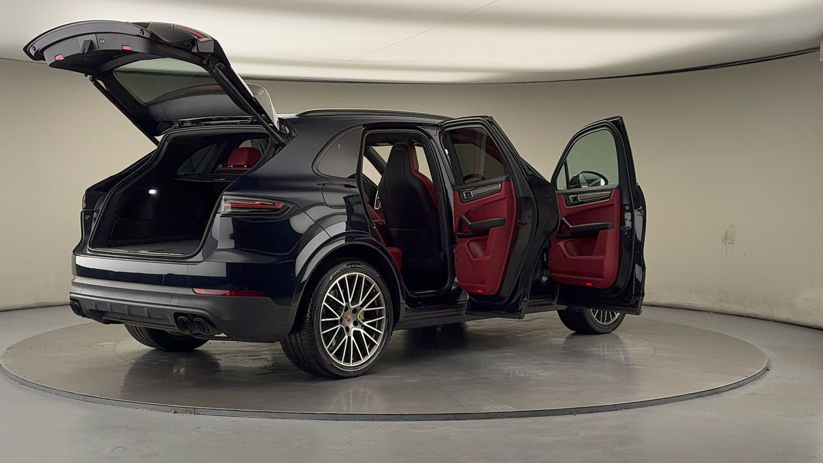 Used Porsche Cayenne 2022 for sale - 76536416: Photo 61