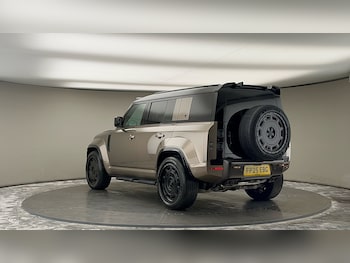 Used Land Rover Defender 110 2025 for sale - 75746254: Photo