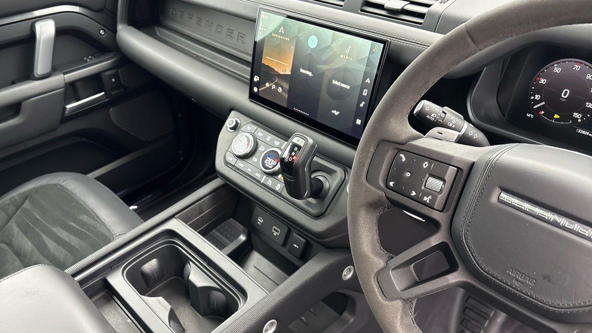 Used Land Rover Defender 2022 for sale - 78213241: Photo 18