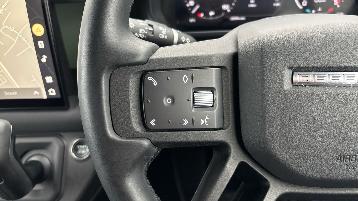 Used Land Rover Defender 90 2023 for sale - 77228052: Photo 13