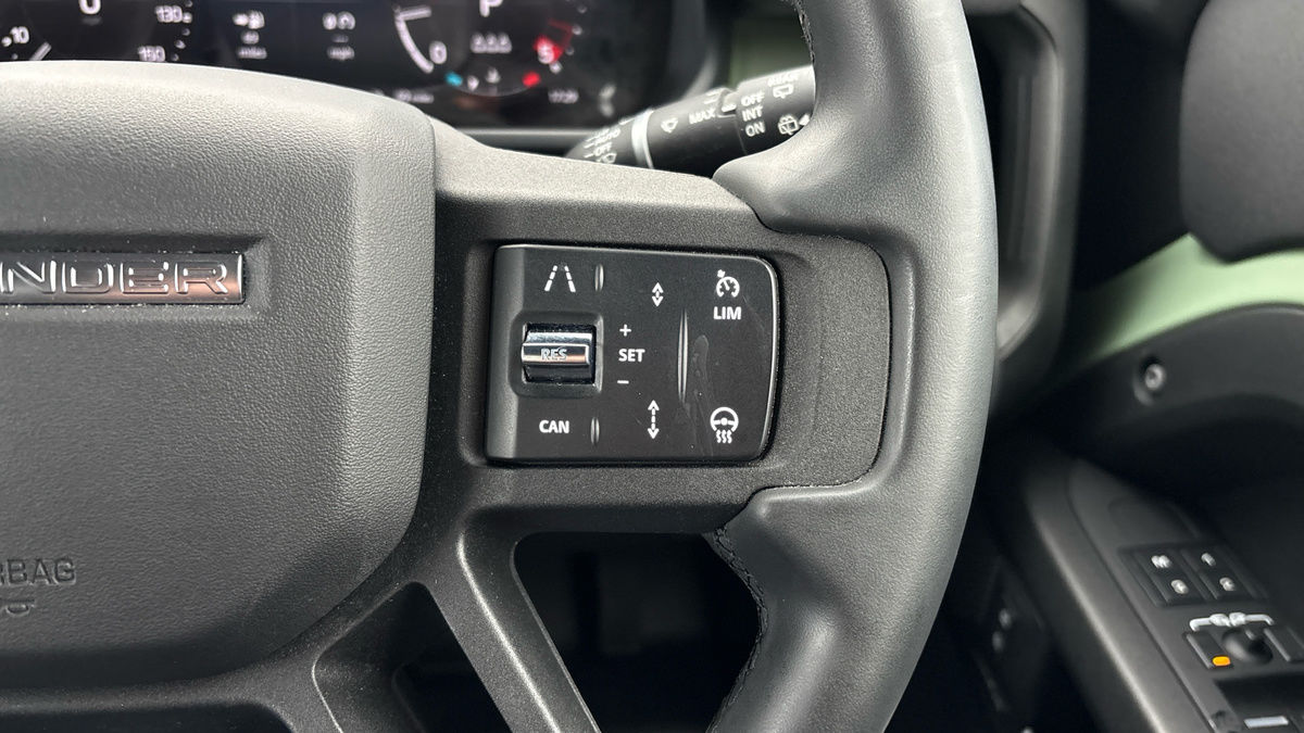 Used Land Rover Defender 90 2023 for sale - 77228052: Photo 14