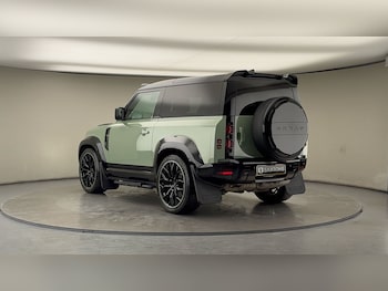 Used Land Rover Defender 90 2023 for sale - 77228052: Photo