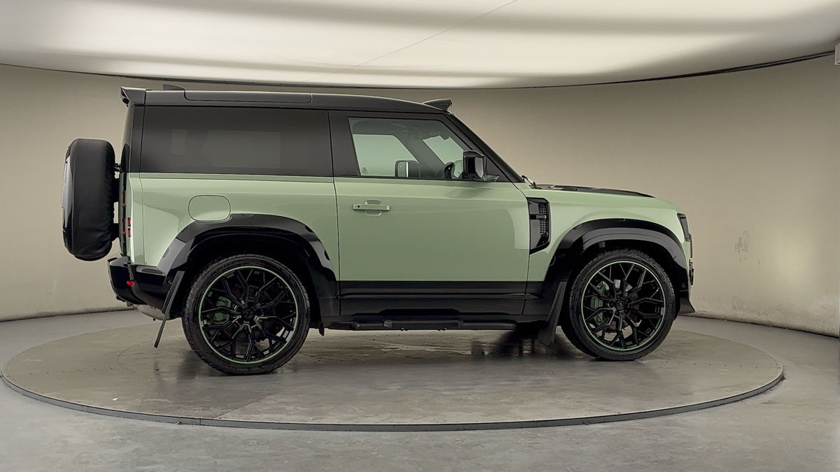 Used Land Rover Defender 90 2023 for sale - 77228052: Photo 43