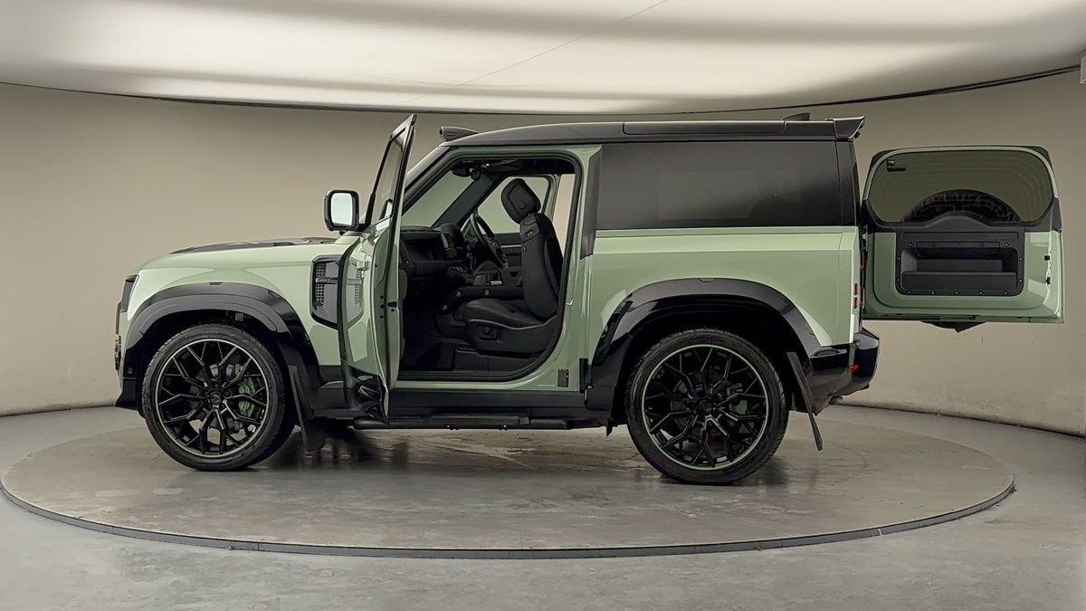 Used Land Rover Defender 90 2023 for sale - 77228052: Photo 52