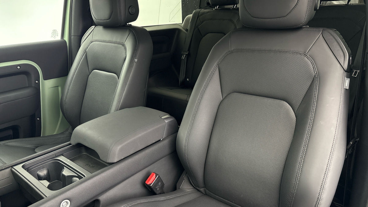 Used Land Rover Defender 90 2023 for sale - 77228052: Photo 7